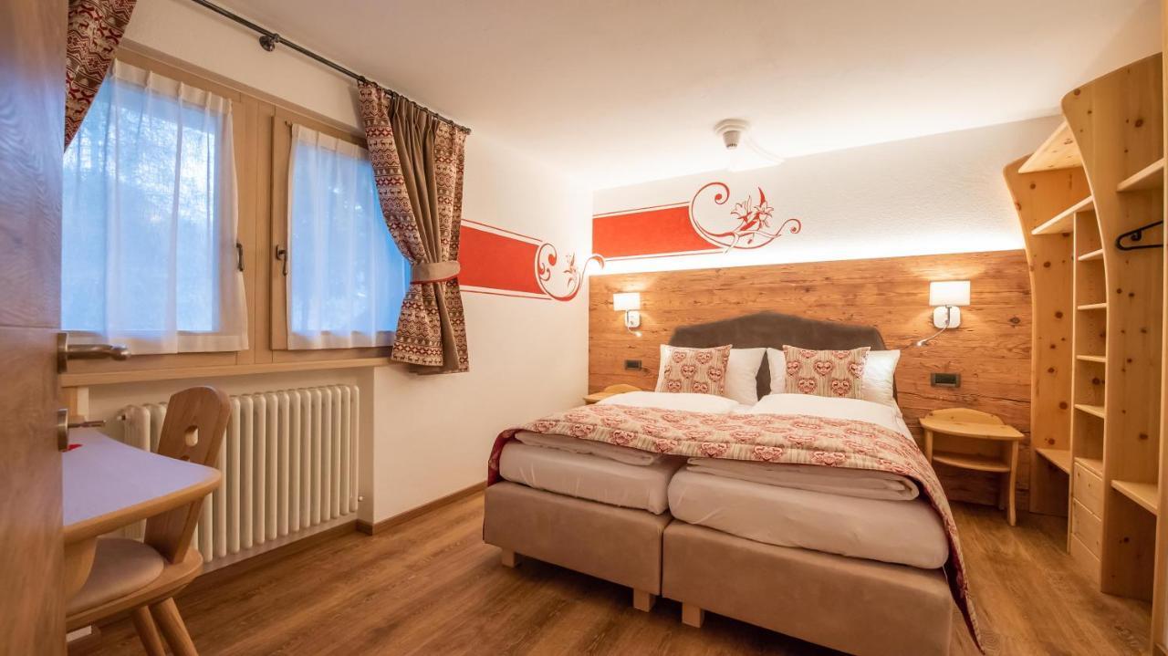 Chalet Snowflake